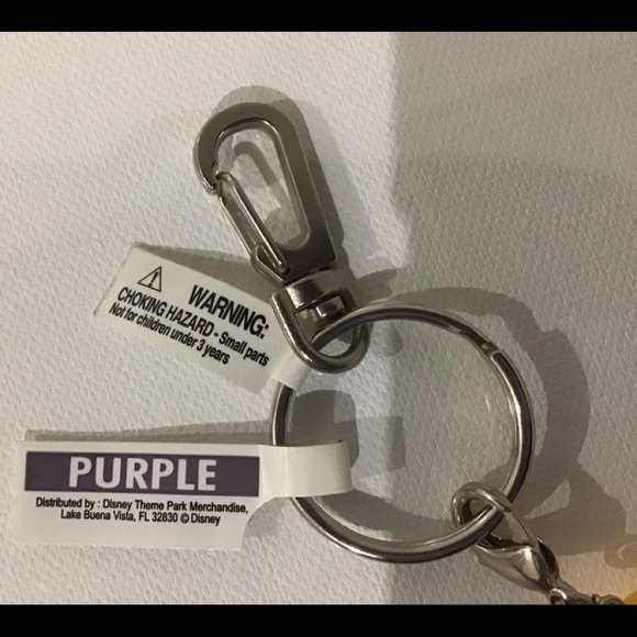 Disney Theme Park Keychain - Picture 2 of 3